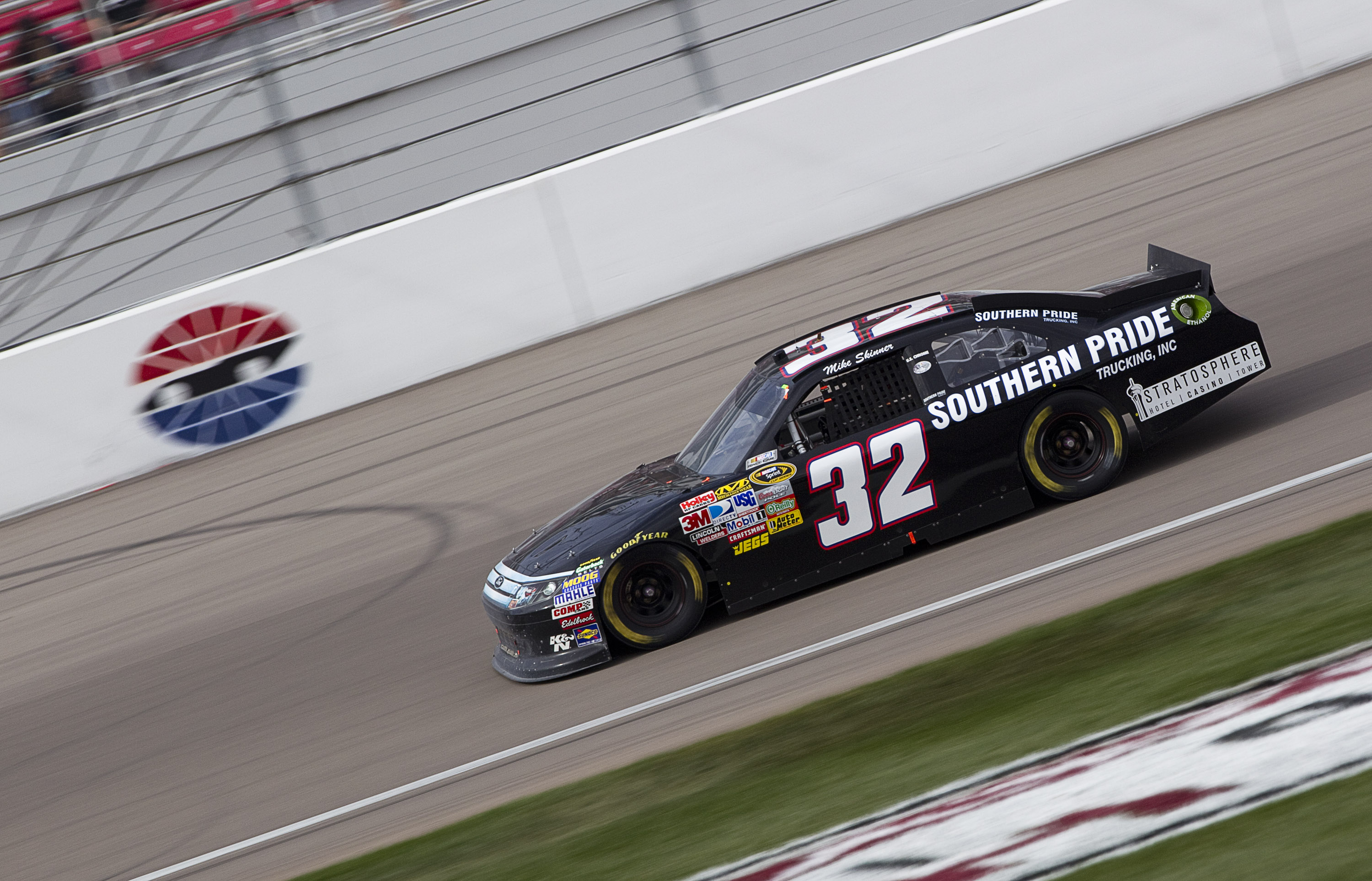 NASCAR:  MAR 06 Sprint Cup Series - Kobalt Tools 400